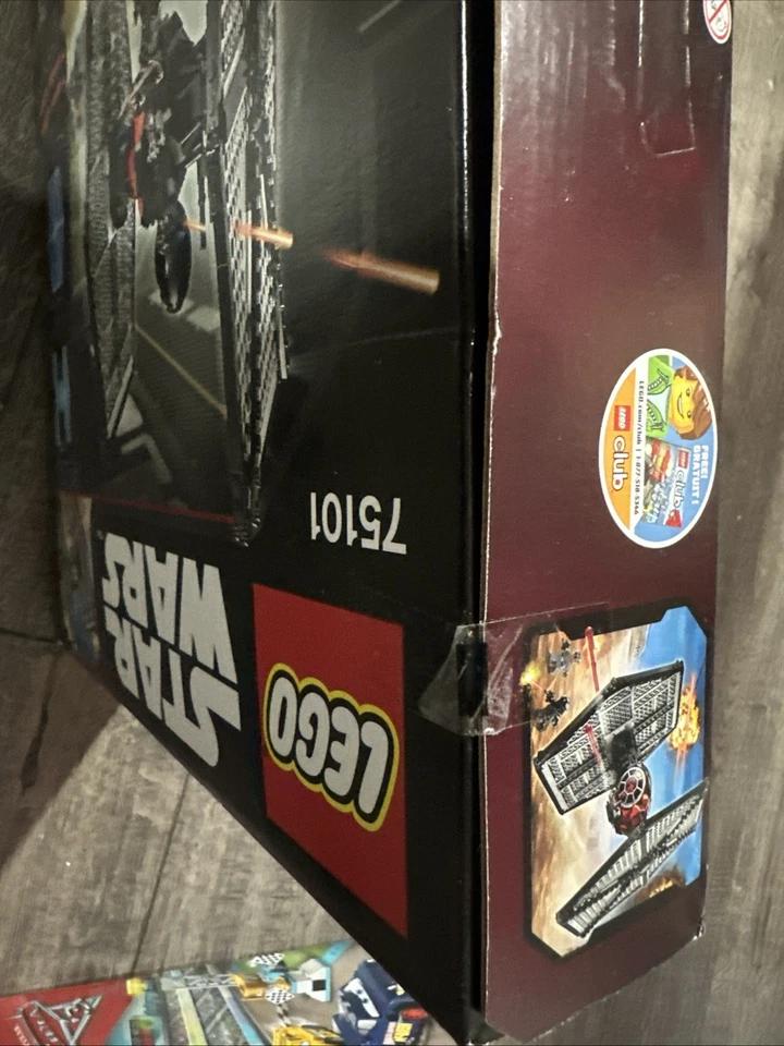 Brand New Sealed LEGO Star Wars: First Order Special Forces TIE fighter (75101) - Image 4 of 4