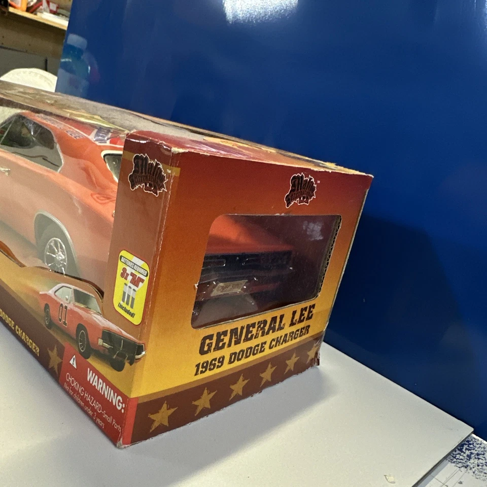 Dukes Of Hazzard 1/18 General Lee 1969 充电器马里布国际 2006  — 第 2/4 张图片