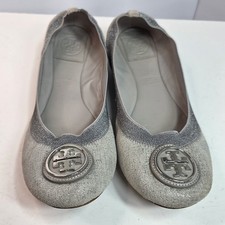 tory burch grey mettalic suede ballet flats womens sz 8 preppy classic logo