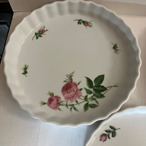 Set of 3 Christeneholm Porcelain Fluted Rose Pie / Tart Dishes 9”, 8.5”, 8” - Picture 12 of 12