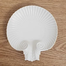 LENOX Scalloped Clam Shell Trinket Jewerly Candy Dish Ivory 24K Gold Trim