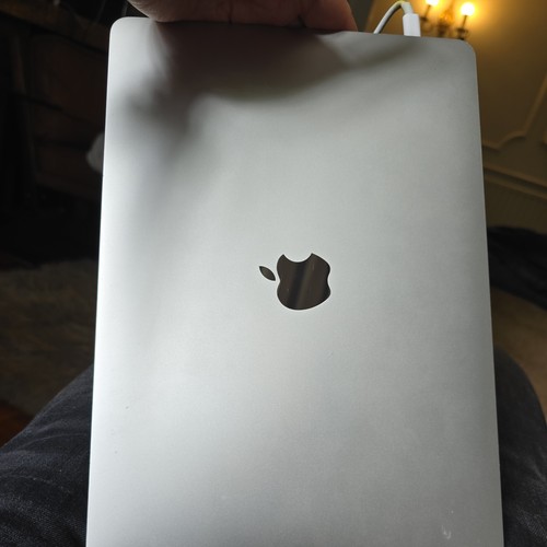 Apple MacBook Air M1 (2020) 13 Inch A2337 M1,8GB,256GB-DAMAGED SCREEN. Locked - Afbeelding 5 van 6