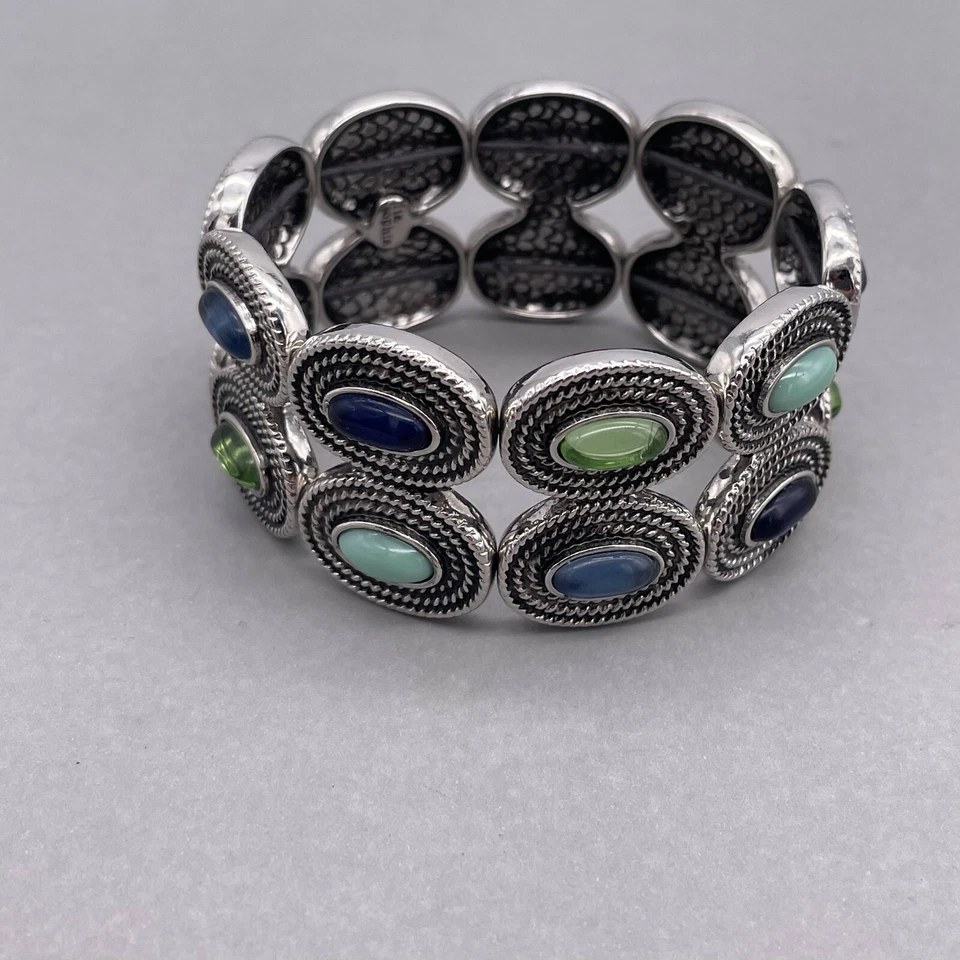 Brazalete elástico con piedras preciosas de Lia Sophia verde azul tono plata  Foto 4 de 4