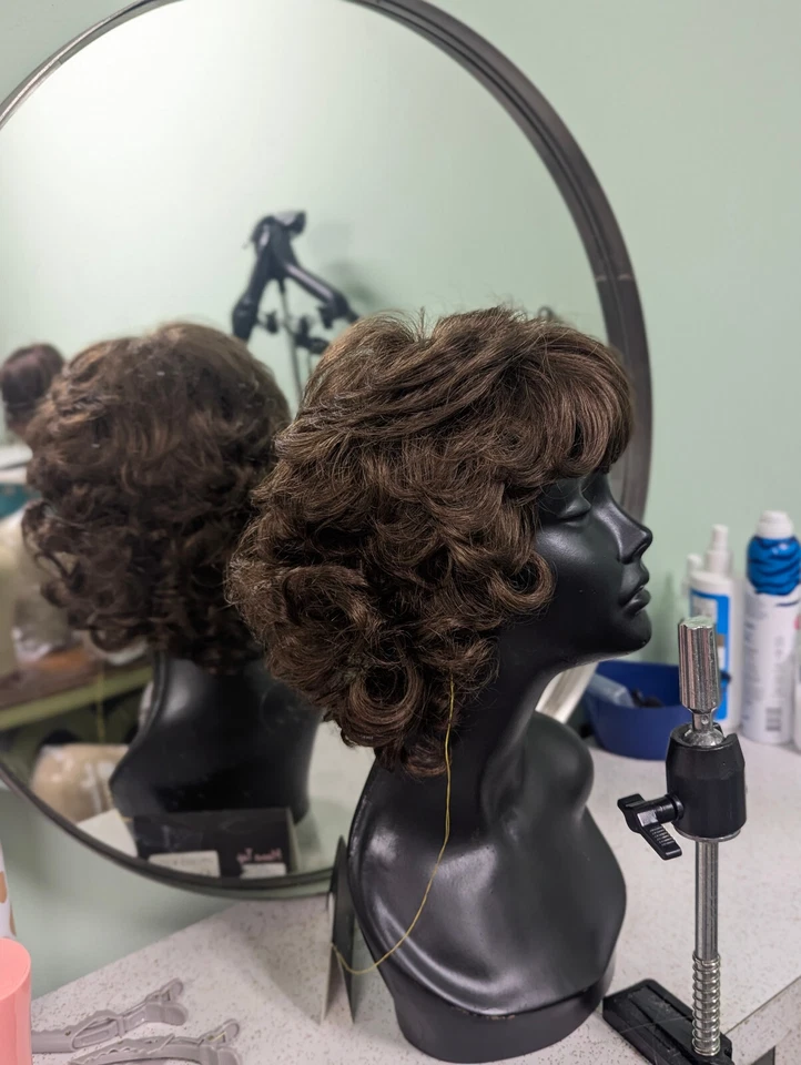 Peluca Monofilamento Jon Renau Bella Descatalogada en Color 10 Marrón Dorado Foto 4 de 4