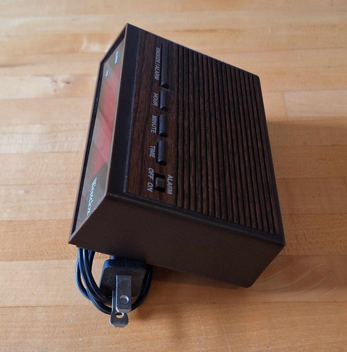 Westclox LED Digital Alarm Clock Retro Plastic Casing Wood Grain Finish, Black - Picture 5 of 10