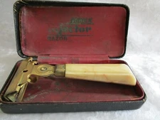 Vintage Eversharp Schick Injector Bakelite Razor in Case