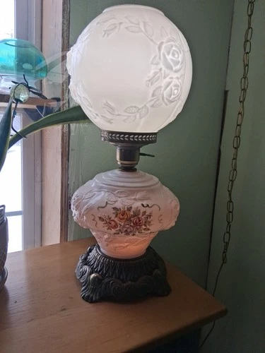 Vintage Gone with the Wind Hurricane Double Globe Roses Lamp Milk Glass WORKING