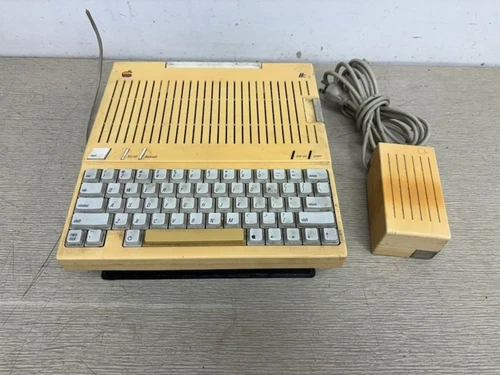 Vintage Apple IIc Computer A2S4100 w/ Power Supply