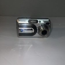 Fujifilm FinePix A330 3.2MP Digital Camera Camera With Camera Case Tested