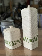 2 KERAMIK DOSEN, Kaffee, Spaghetti, mit Efeu Korbmuster, Creme/grün,Vintage 90er