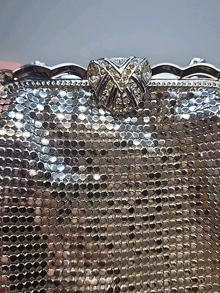 Vintage Whiting & Davis Co. Silver Mesh Bag No.4950-2 w/Original Box 1950’s  - Image 4 of 4