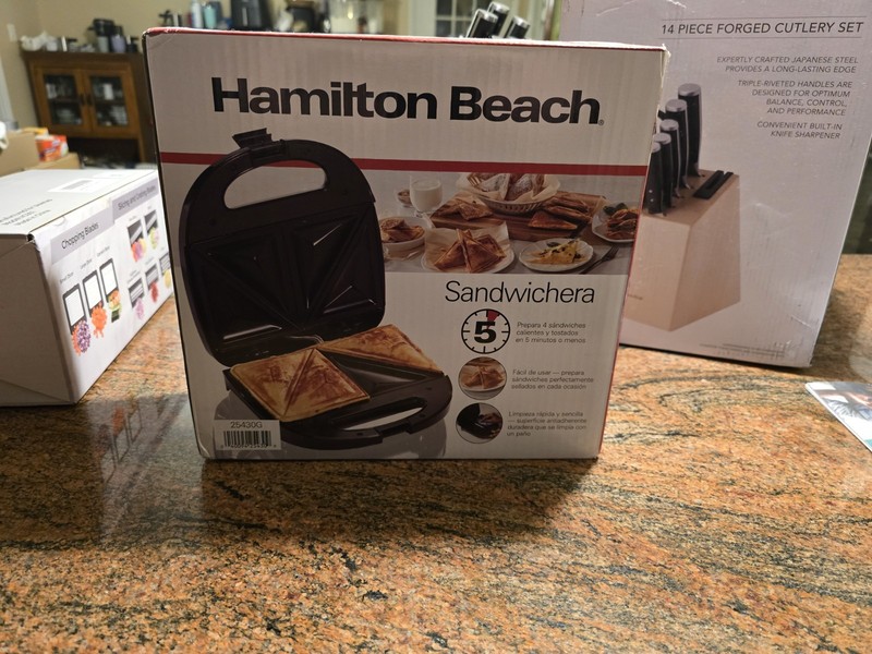 Hamilton Beach Electric Sealed Sandwich Maker Grill Black (25430G)