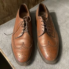 Men’s  Allen Edmonds  Wingtip Oxford Dress Shoes US 8.5 D Walnut