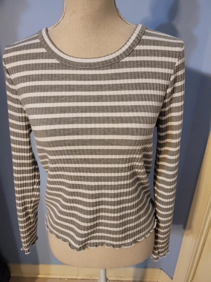 American Rag Size Large Top Womens Gray And White Striped Round Neck - Image 2 of 4