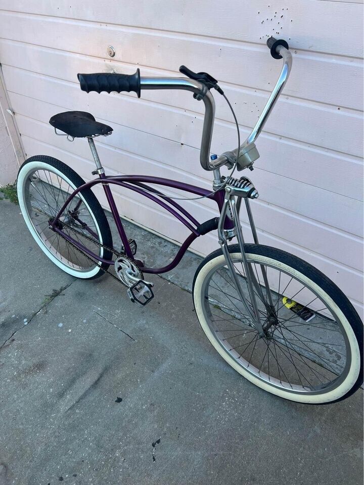 1980 Schwinn Classic Cruiser Bicycle with OG Schwinn 1980 Schwinn Classic Cruiser Bicycle with OG Schwinn