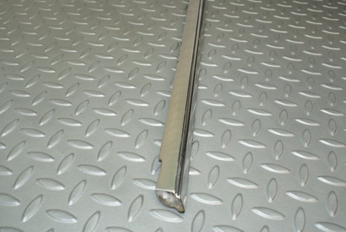 ⚙3126⚙ Moldura cromada puerta delantera izquierda mercedes-benz w115 220d - Imagen 8 de 9