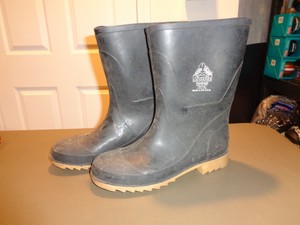 waterproof muck boots mens