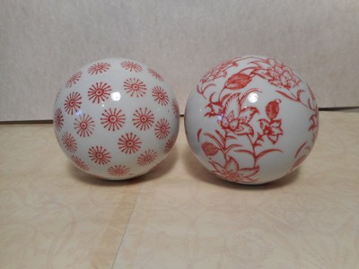2 Elegant Red Orange And White Decorative Ceramic Carpet Balls New