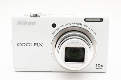 Nikon COOLPIX S6200 ホワイト Nikon Coolpix S6200 White Digicam 16MP LCD Flip Screen Used
