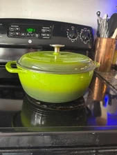 AMAZON BASICS CAST IRON DUTCH OVEN POT WITH LID ENAMELED ROUND 6-QUART - GREEN