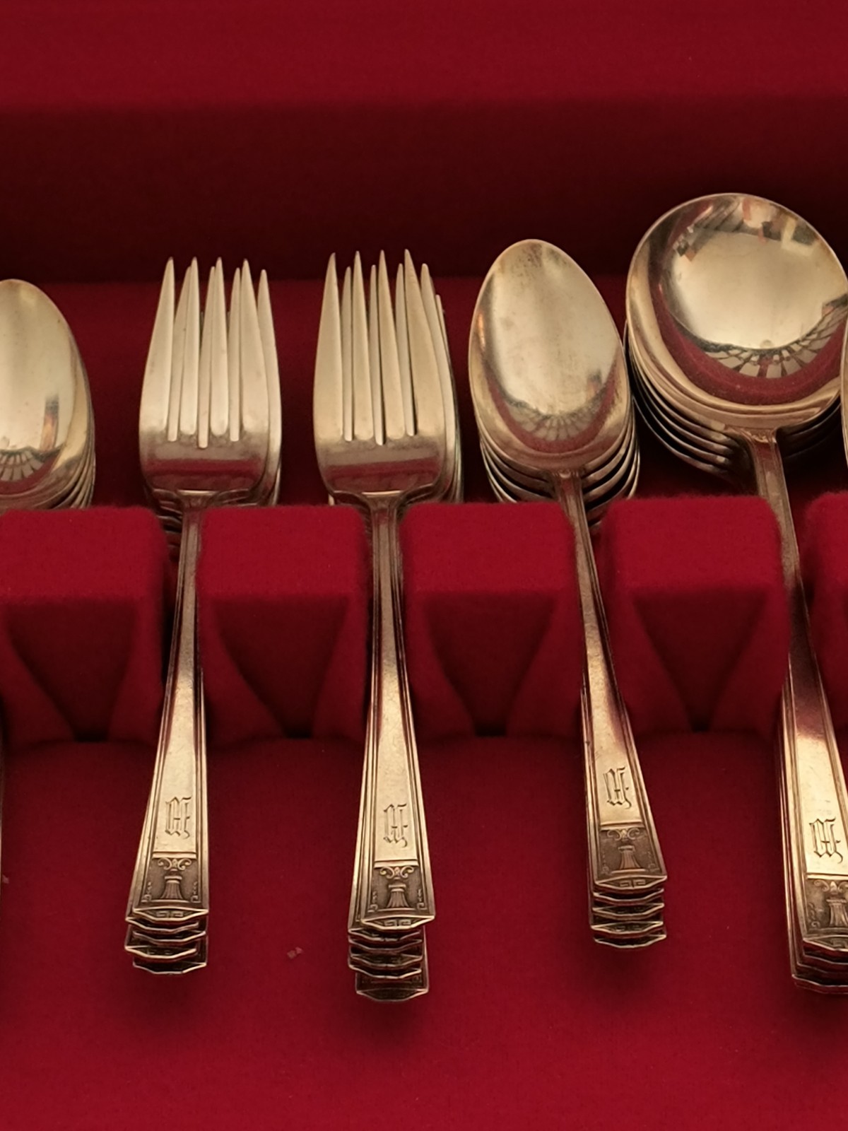 81 pc. Holmes & Edwards Century s/p flateware set 1923 monogram