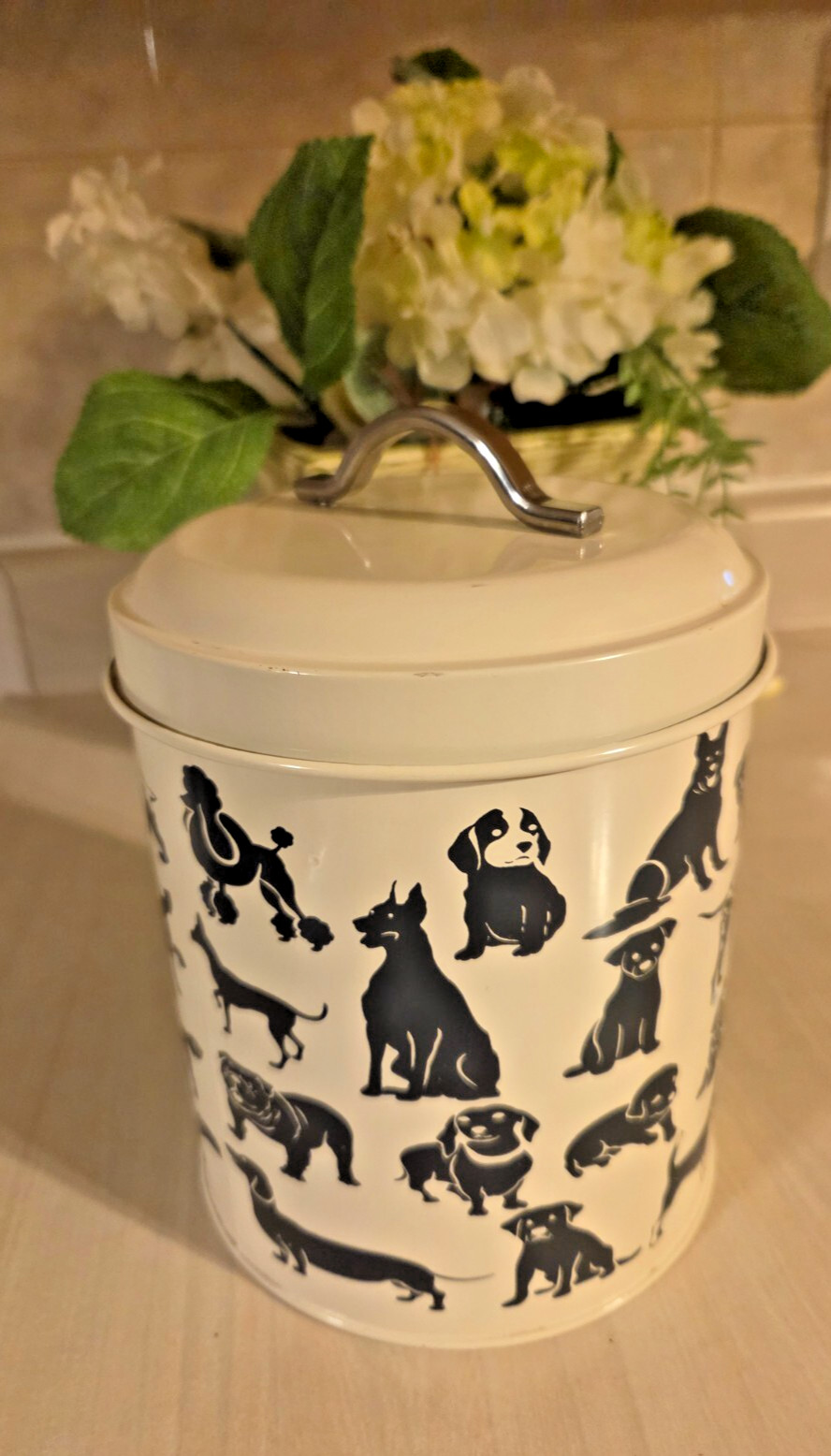 Dog Treat Metal Tin Biege With Dog Pattern (dk-1-m-7)