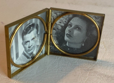 Vintage Chicago Roth & Steiner Picture Frame Metal Box Folding 2 Photos 1.5'' sq