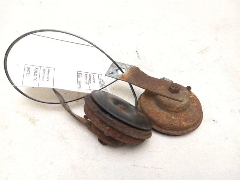 Mitsubishi Outlander 2010 par de bocinas Foto 2 de 4