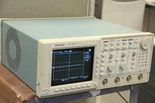 TEKTRONIX TDS 540A Quad Channel Digitizing Oscilloscope