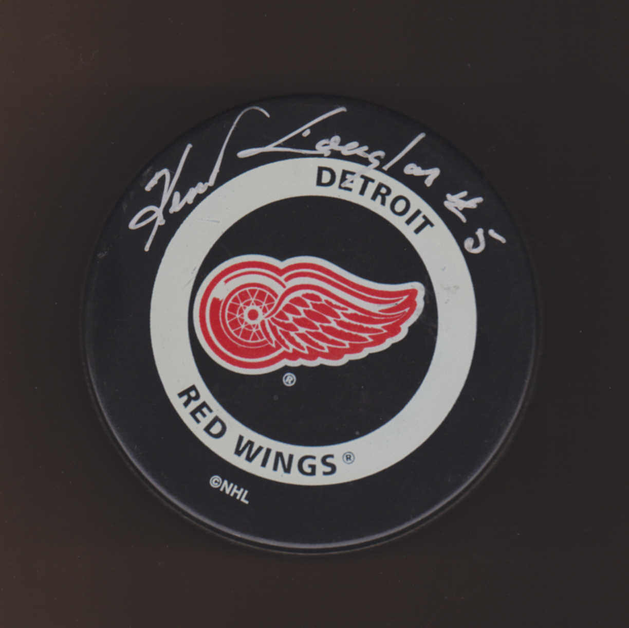 Kent Douglas signed Detroit Red puck Wings New popularity Dec Max 62% OFF game