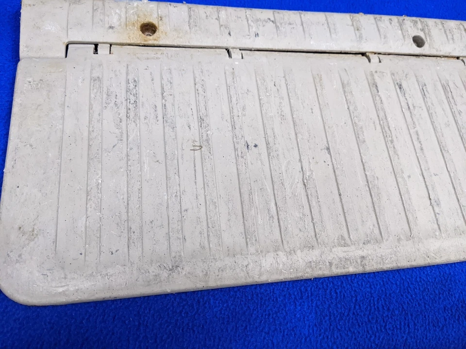 Placa de soporte alfombrilla trasera beige tostado Lexus LX470 1998-2007 marfil OEM Foto 3 de 4