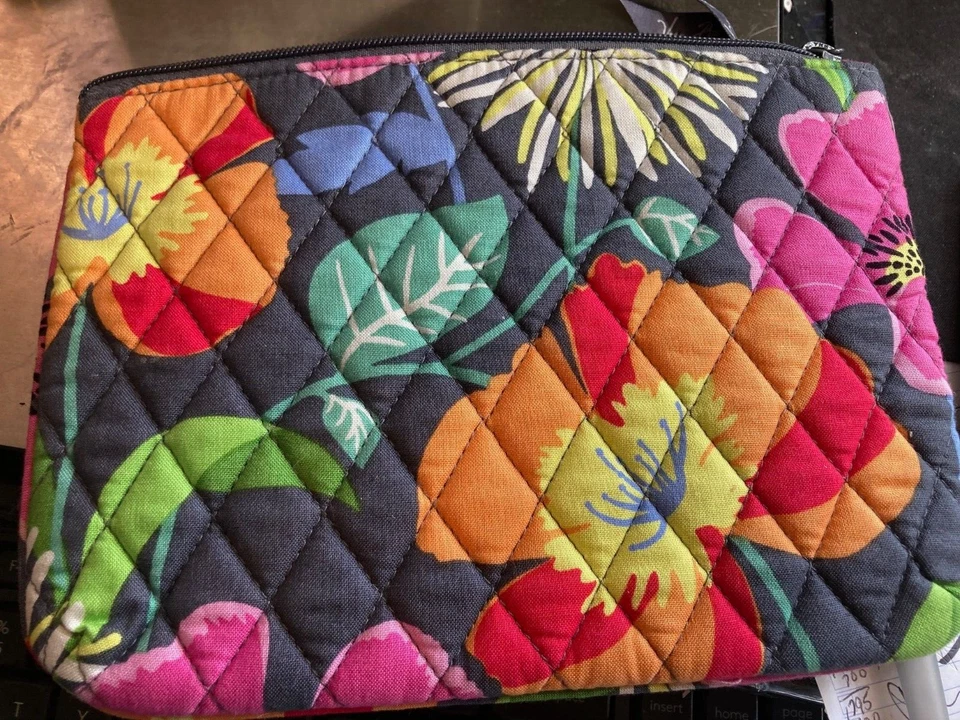 Vera Bradley MAKE UP CASE 8 LENTH  6 HIGH in Jazzy Blooms NWOT - Image 3 of 4