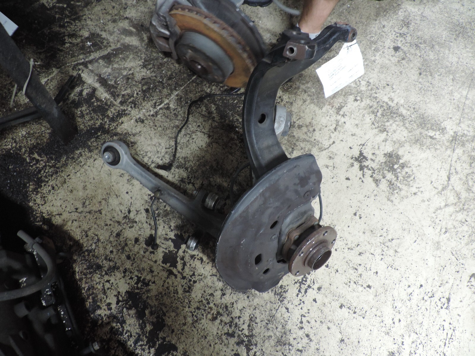 2008 BENTLEY CONTINENTAL GT FRONT LEFT DRIVER SIDE KNEE SPINDLE ARM ASSEMBLY