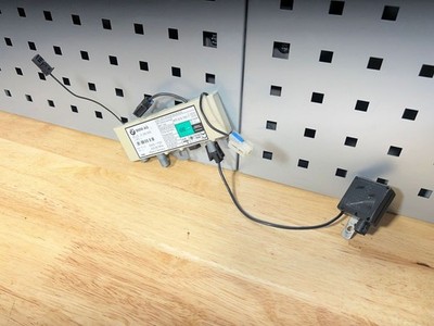 BMW 5 E39 2001 Hinten rechts Antennenverstärker Signalverstärker WES686