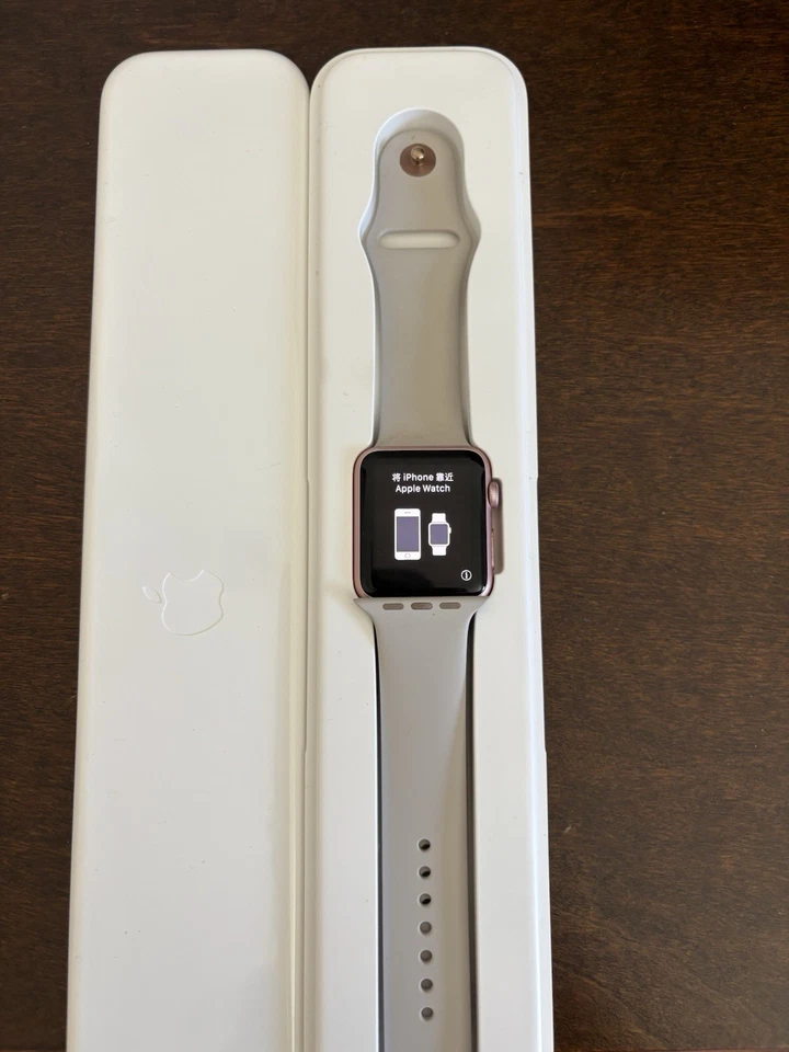Apple watch 1st gen 42mm, 7000 Series Aluminum Pink - Image 3 of 3