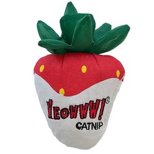 Yeowww Catnip Strawberry - White Chocolate