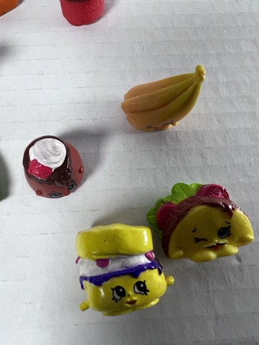 SHOPKINS Lot of 17-Random Characters-Mixed Seasons-Great Cond-USED Smoke free - Picture 6 of 11