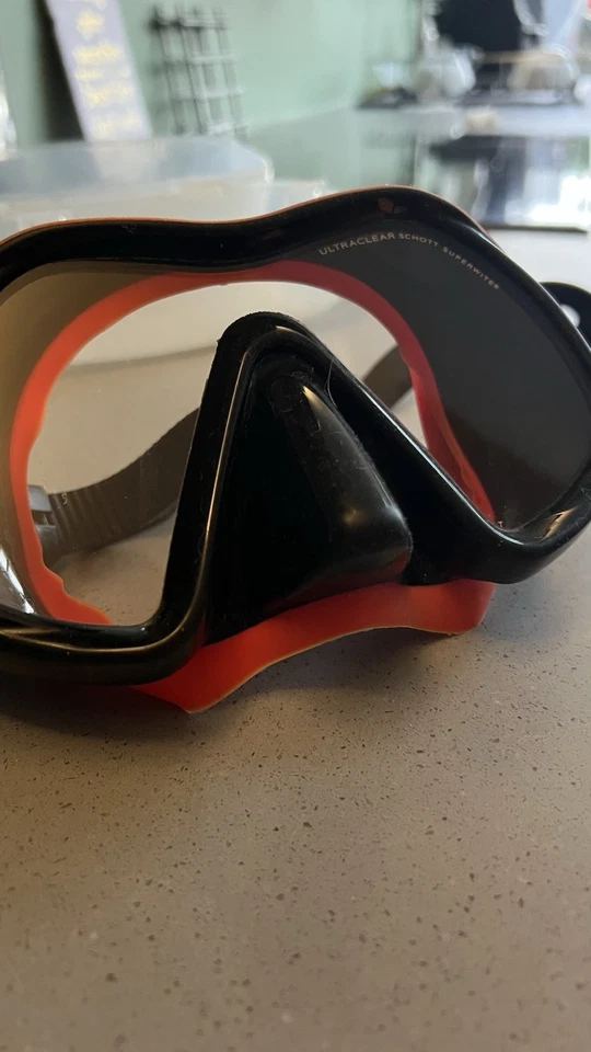 Atomic Aquatics Venom Frameless Dive Mask - Image 2 of 4