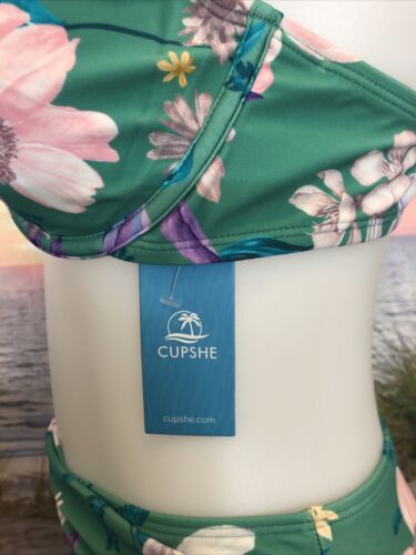 NWT Cupshe Two Piece Swimsuit Size Medium Green Floral - Picture 3 of 4