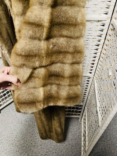 PAULINE TRIGERE Cappotto in finta pelliccia di visone realizzato con pelliccia tissaval lunghezza intera - Foto 6 di 11