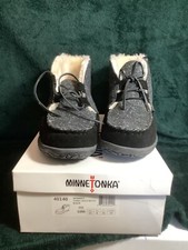 Minnetonka Torrey Black Leather Moccasin Booties Women  s Size 10M