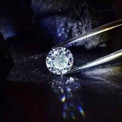 Gorgeous 2 Ct Round Cut Natural Diamond - VVS1 D Grade Certified D35