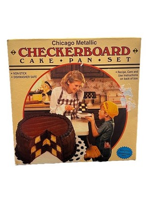 Vintage Classic Checkerboard Cake Pan Set 9'' Chicago Metallic never used