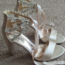 Badgley Mischka Ivory Satin Strappy High Heel Bridal Shoes US 7 M
