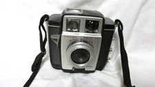 VINTAGE EARLY 1960s KODAK TWIN 20 CAMERA