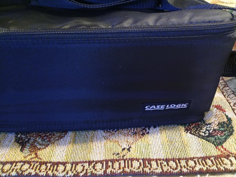 CASE LOGIC BLACK CASSETTE CASE DOUBLE SIDED CAN HOLD 60 