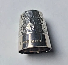 Sterling Silver Thimble, Hallmarked J S & S Birmingham, beautifully designed 
