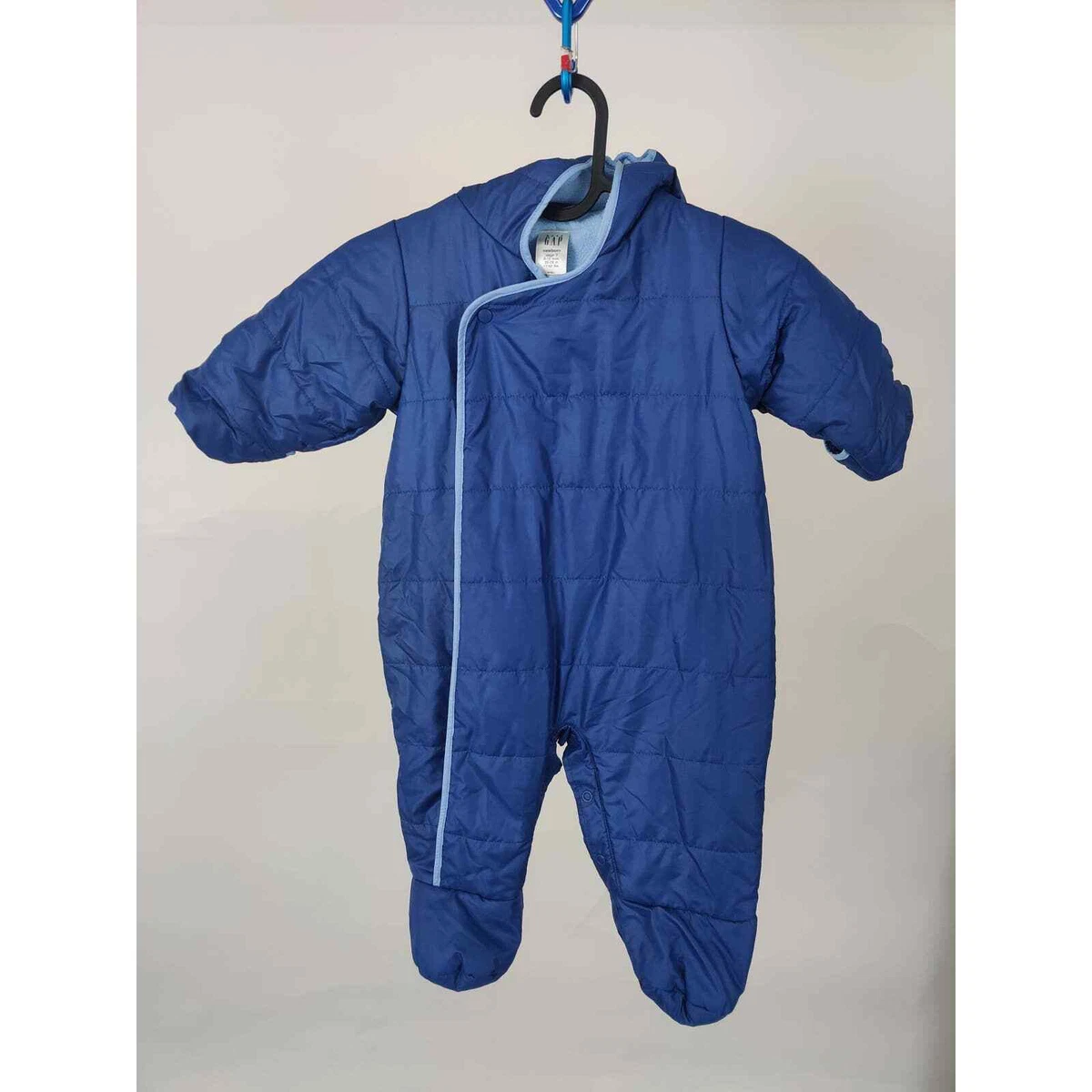 V Gap kids Newborn bodysuit w hoodie winter snow 26 28 in blue