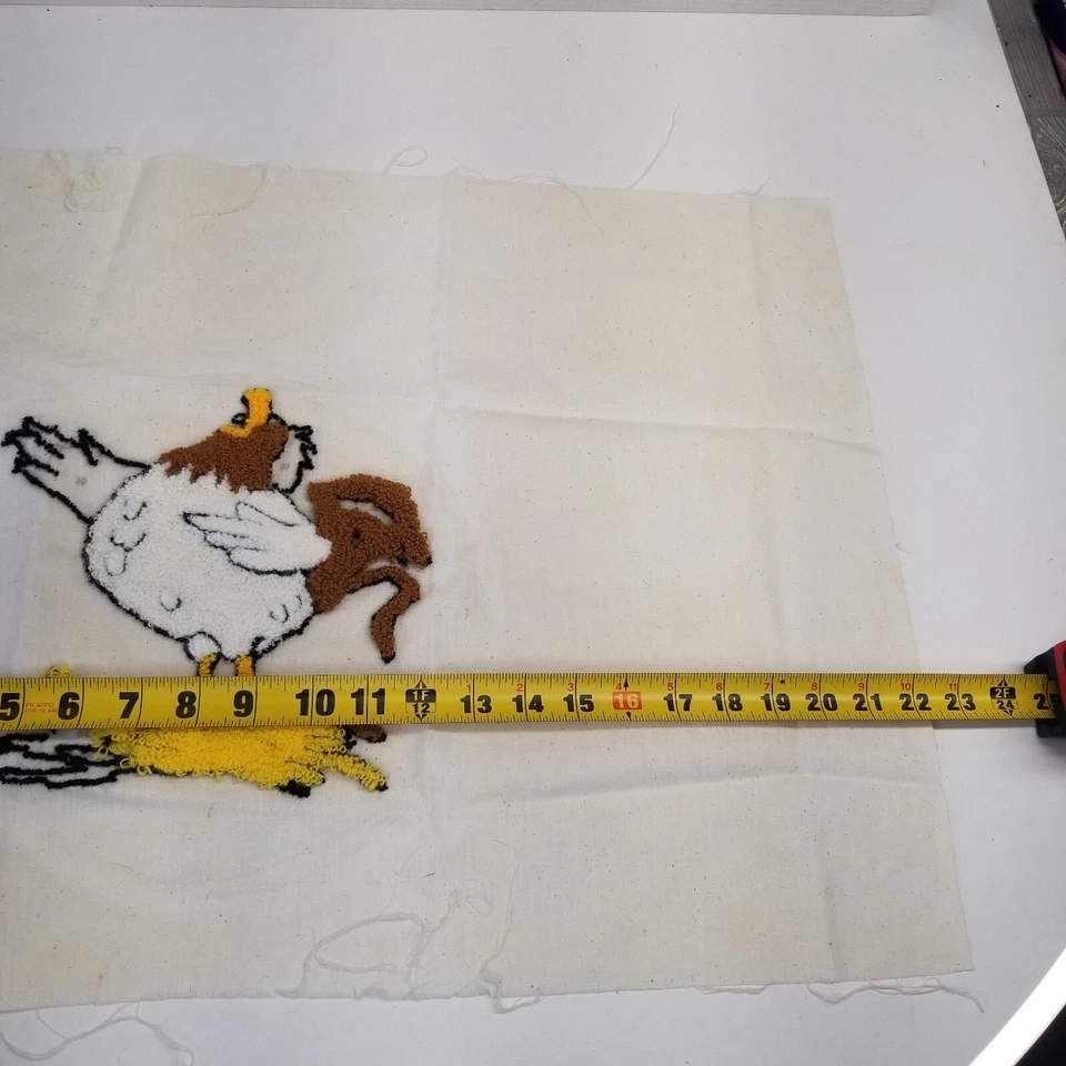 Edredón Cuadrado Bordado a Mano Animal Pollo Gallo Sin Acabar De Colección Hecho a Mano Foto 3 de 4