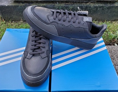 adidas supercourt triple black